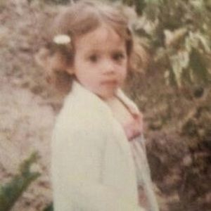 Meet your Posher, Fay